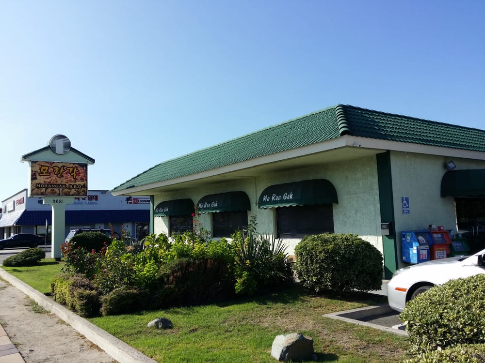 Mo Ran Gak's building on Garden Grove Boulevard